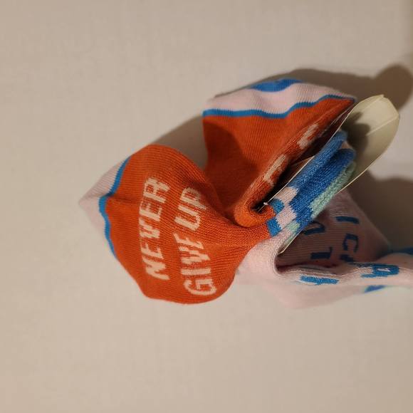 2pr NO SHOW MOTIVATIONAL SOCKS - Picture 3 of 3